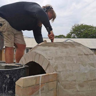 Pitsauuni tulilaastia